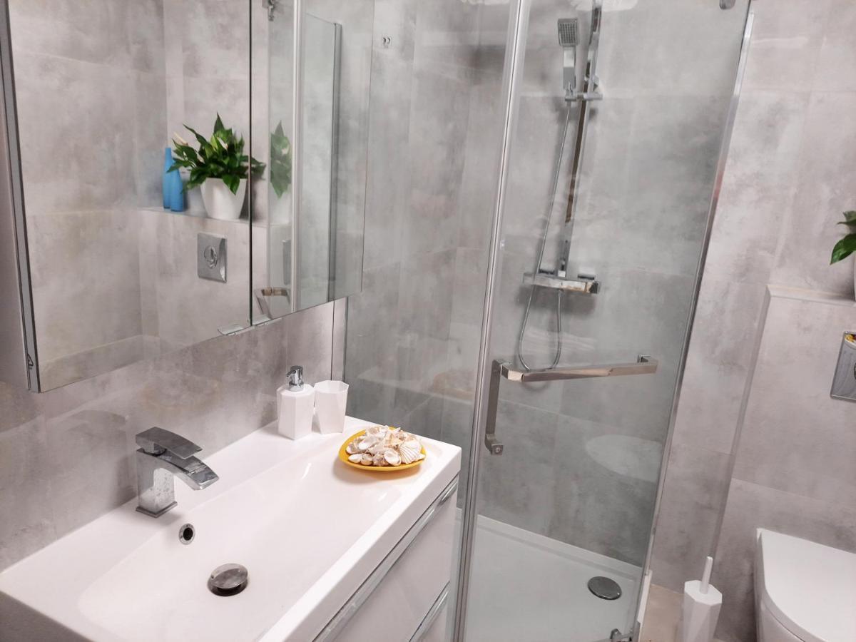 Apartament Amber Comfort Z Prywatnym Miejscem Parkingowym Kolobrzeg Exterior photo